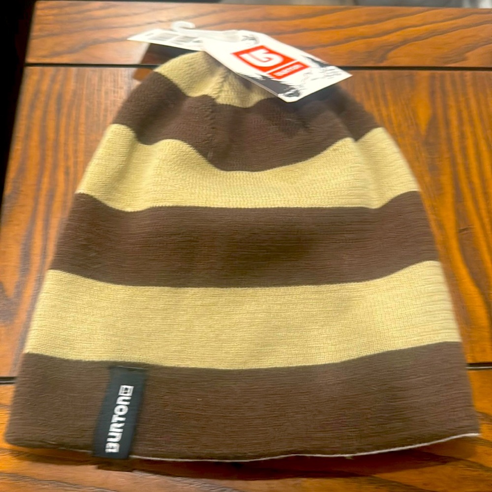 Burton NEW winter hat! Beige and brown!
